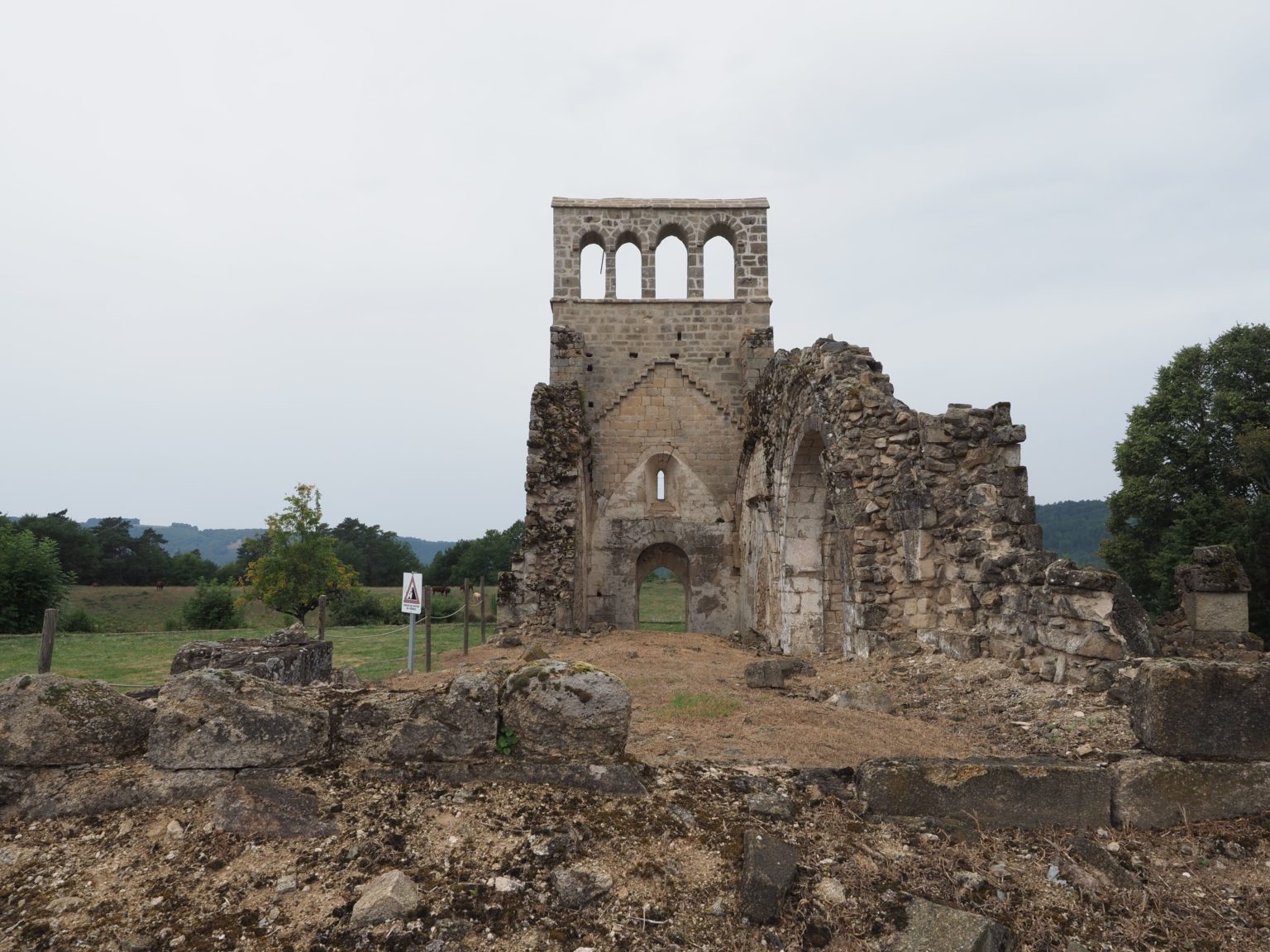 Ruines de l'église du Vieux Bourg