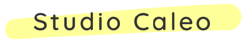 logo typographique de Studio Caleo sur fond jaune clair